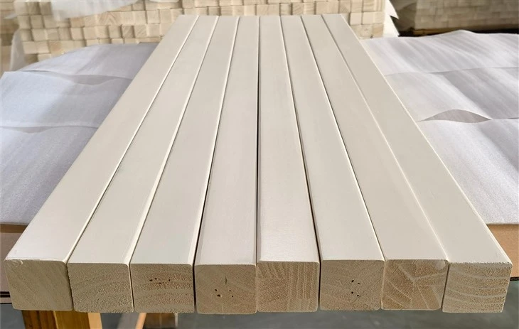 White Primed FJ Pine Stair Spindle